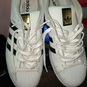 Adidas superstars